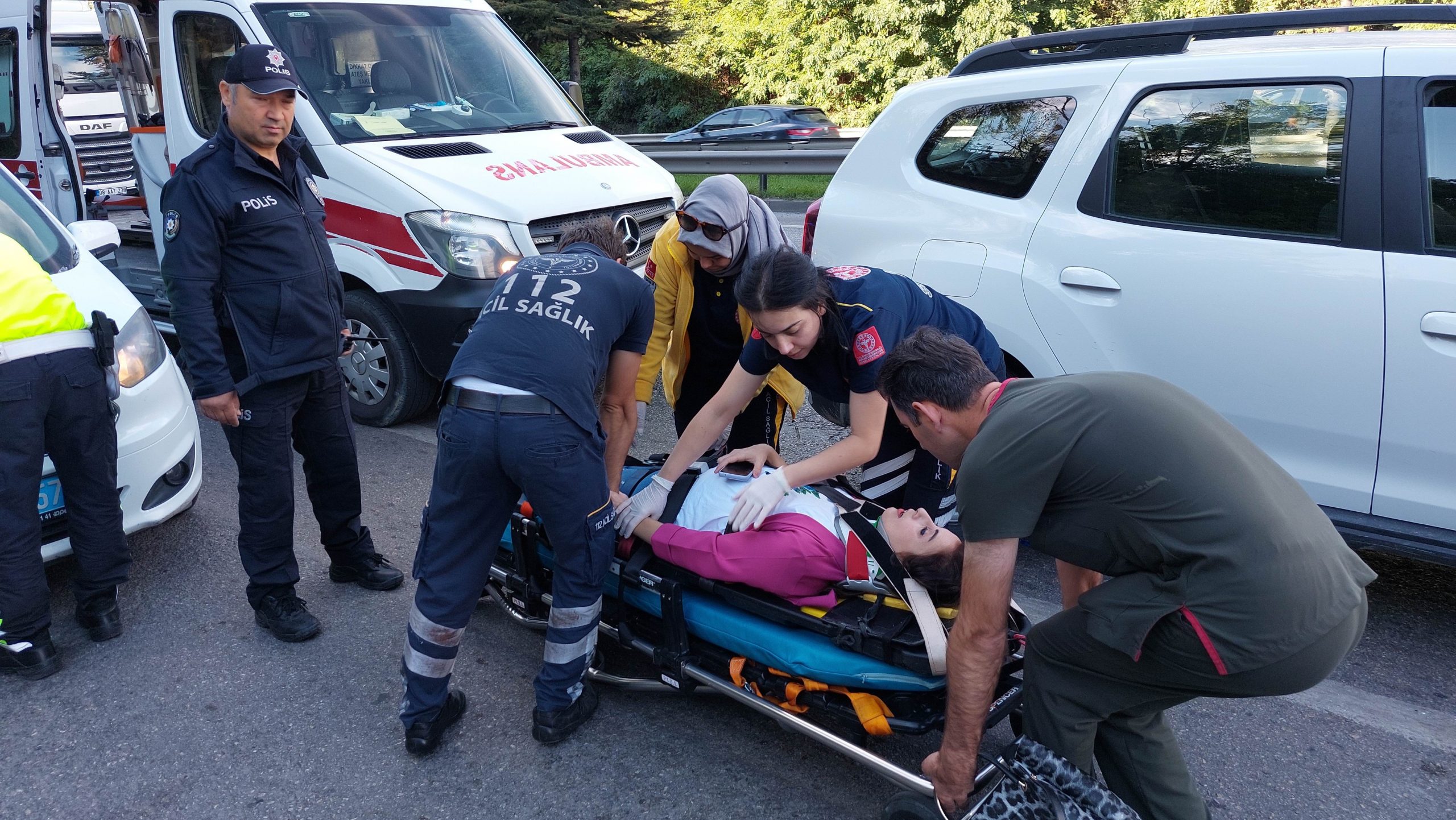 Samsun’da otomobil kamyonla çarpıştı: 2’si hemşire 3 yaralı