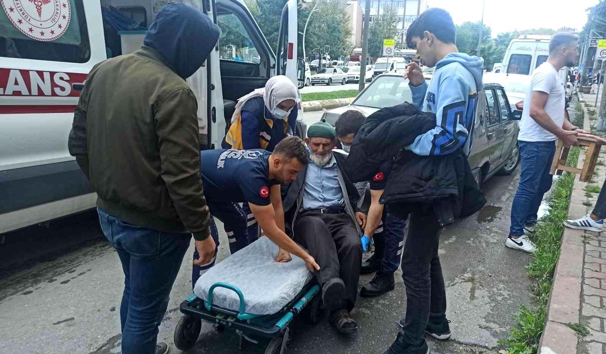 Samsun’da bisikletten düşen yaşlı adam ölümden döndü