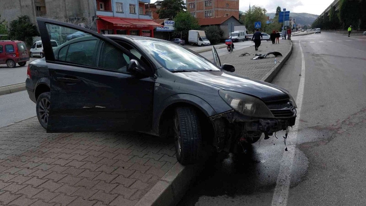 Samsun’da trafik kazası: İki otomobil çarpıştı