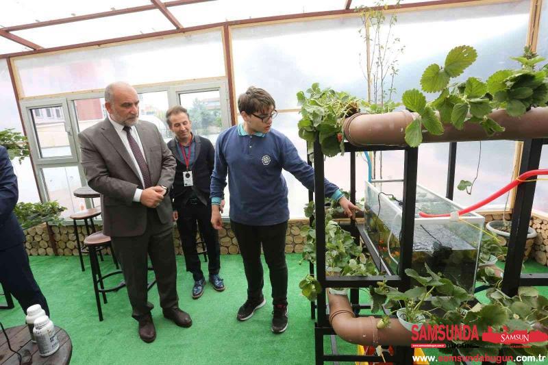 Sandıkçı: “Gençler için yeni projeler kazandırmaya devam edeceğiz”