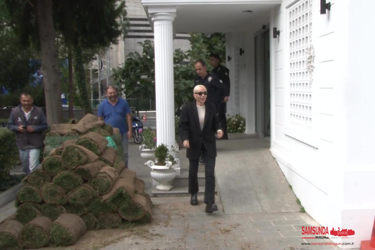 Ev hapsi kaldırılan Gülşen, karakola giderek imza attı