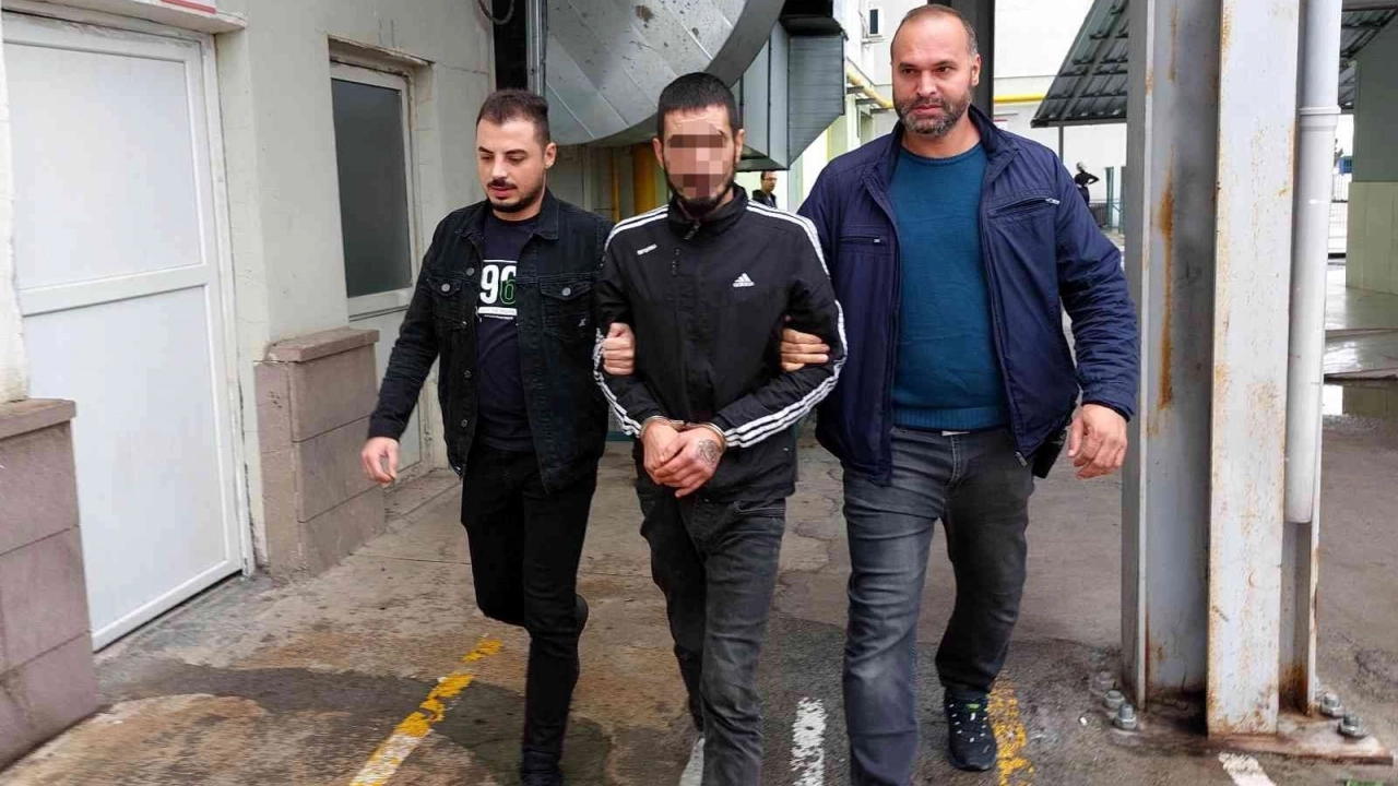 Kardeşini bıçakla ağır yaralayan genç yakalandı