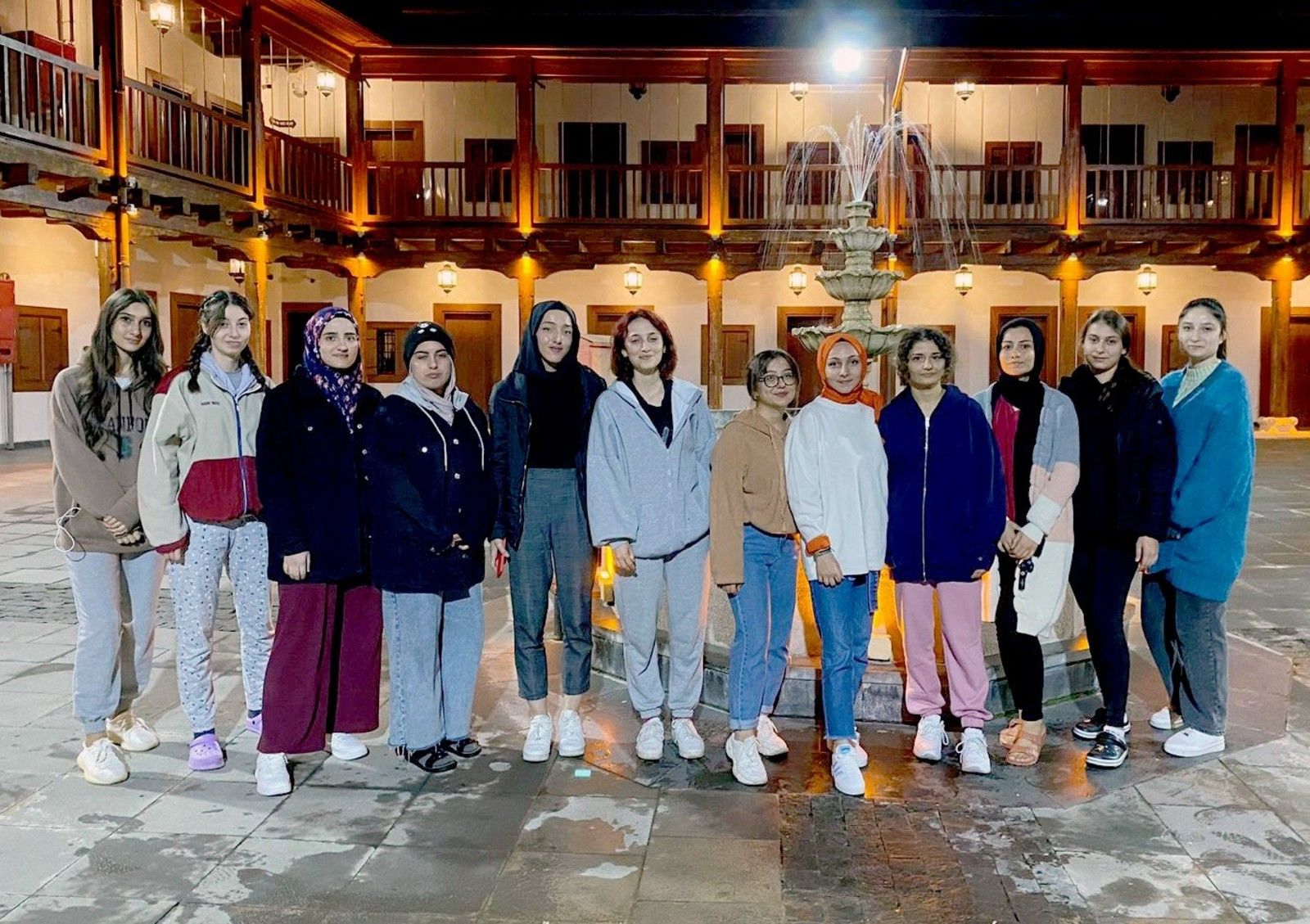 KYK yurtlarına yerleşemeyen öğrencileri Büyükşehir misafir etti