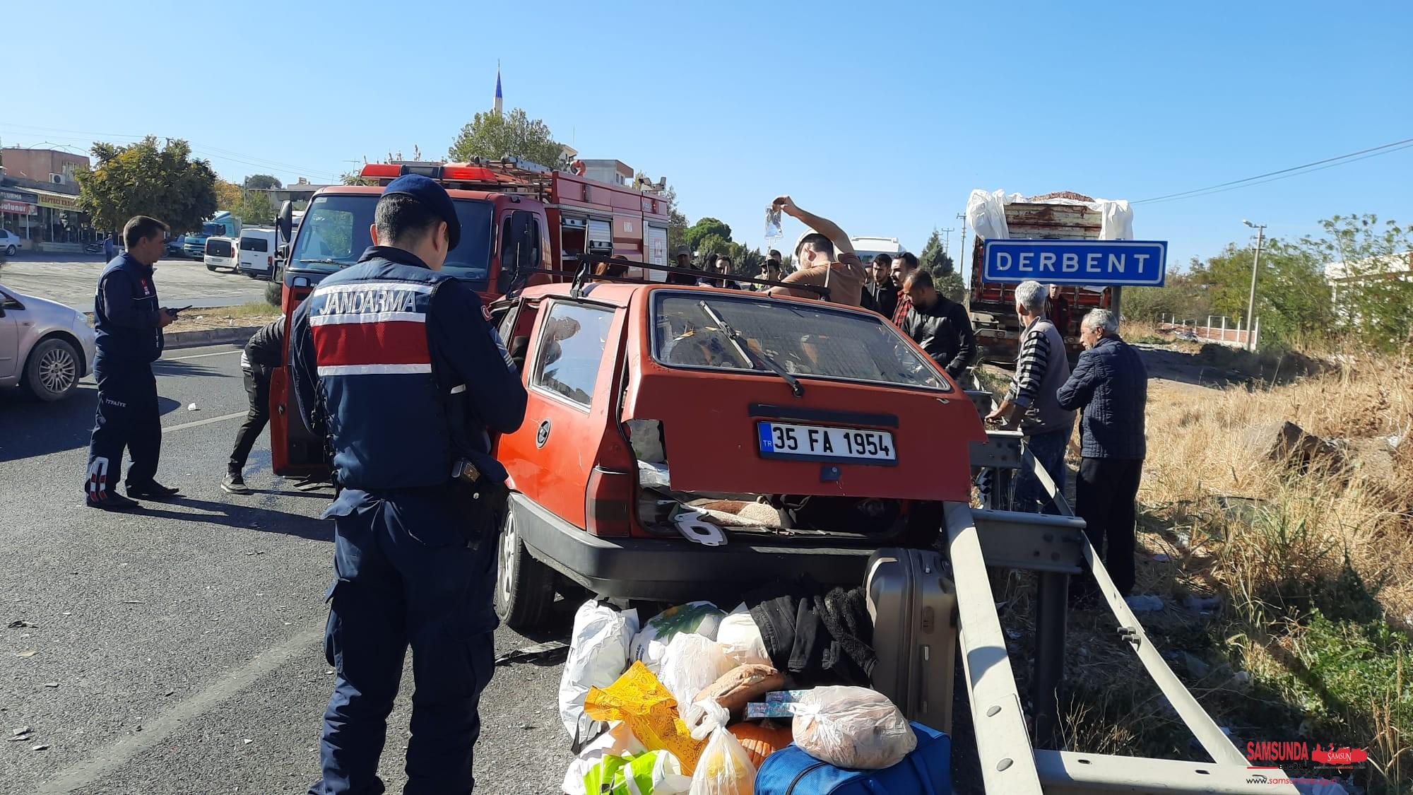Minibüse arkadan çarpan otomobildeki 4 kişi yaralandı