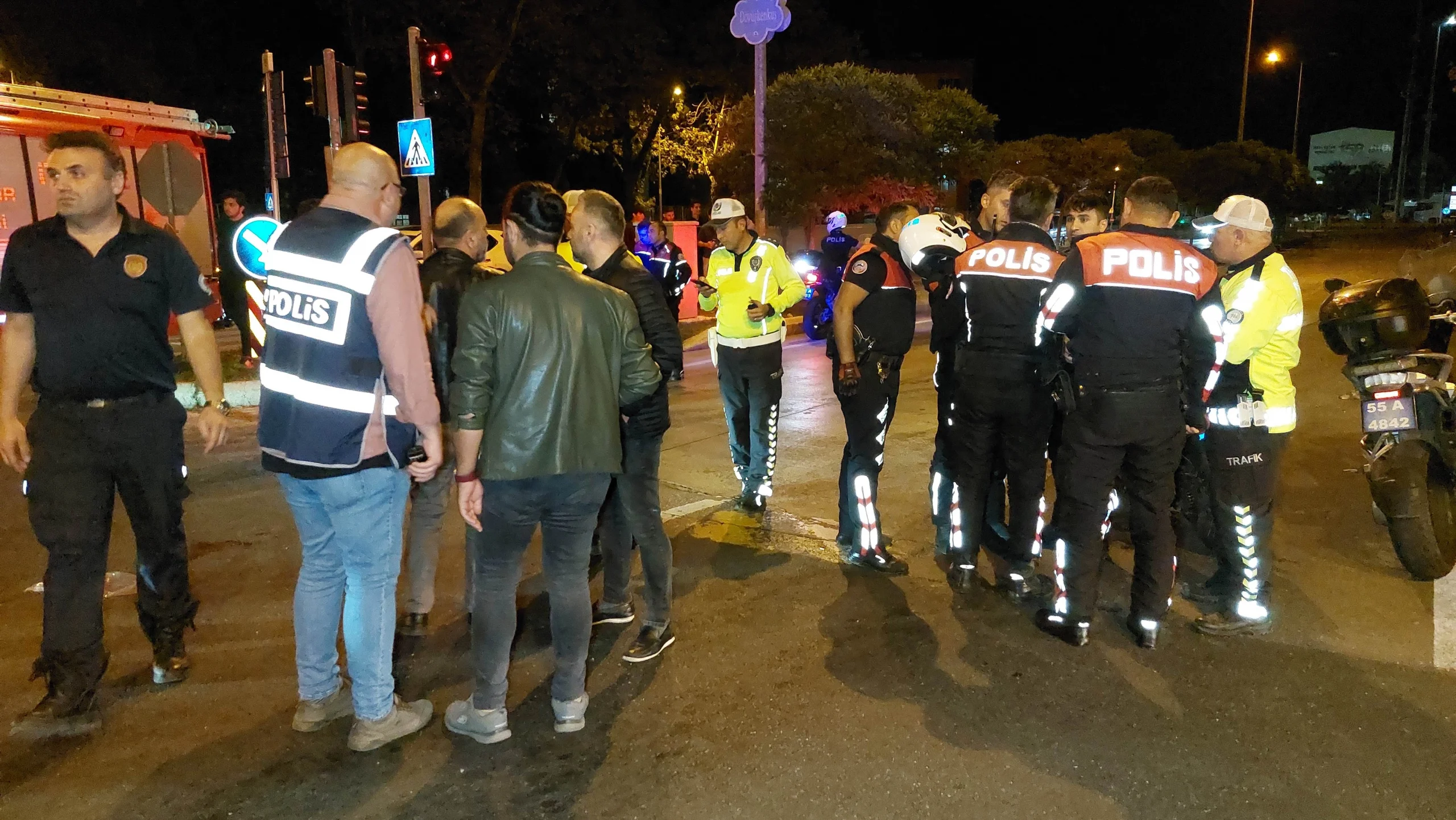 Samsun’da polis motosikleti kaza yaptı: 2’si polis 3 yaralı