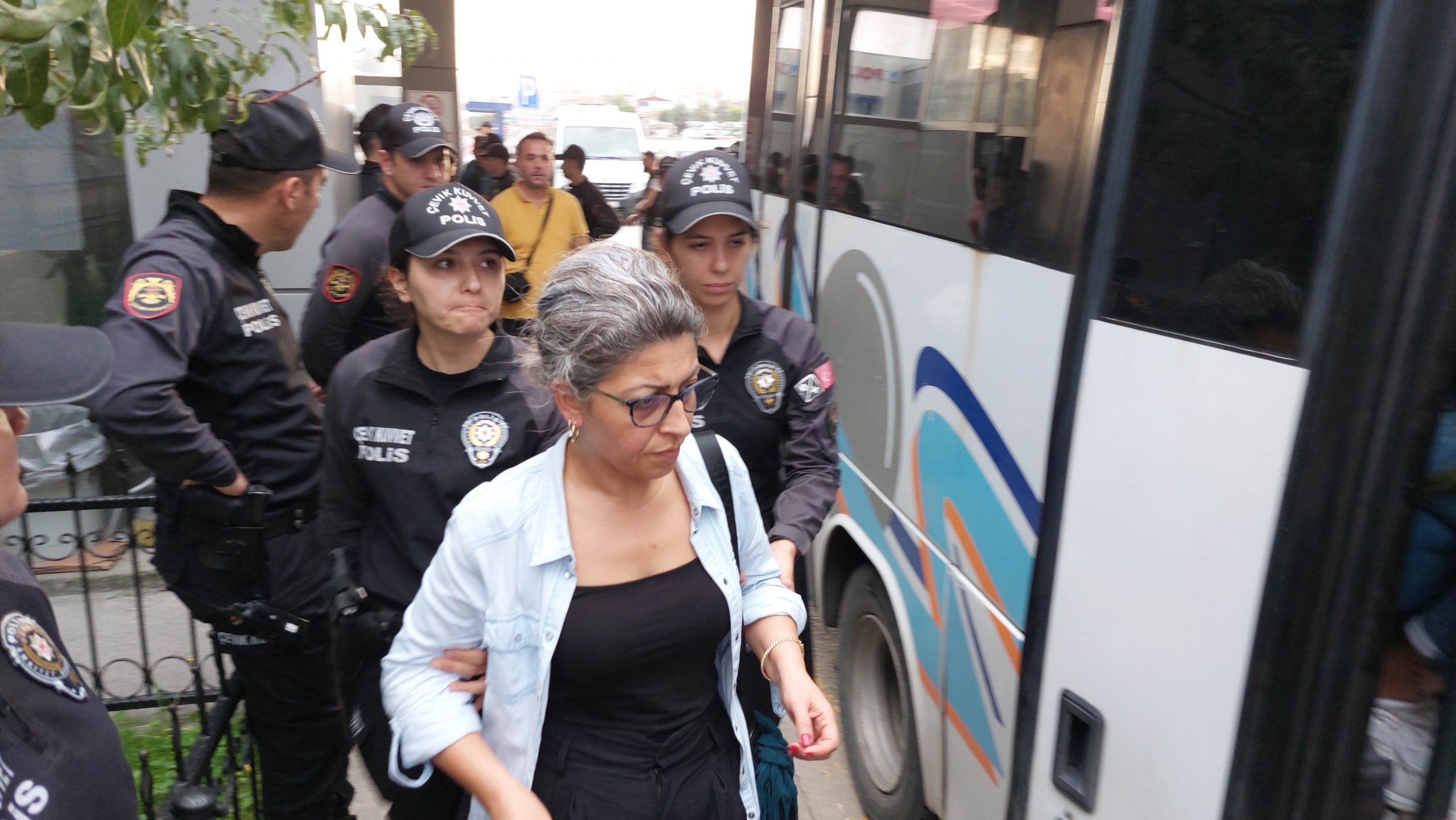 Samsun’da izinsiz gösteriye polis müdahale etti: 13 gözaltı