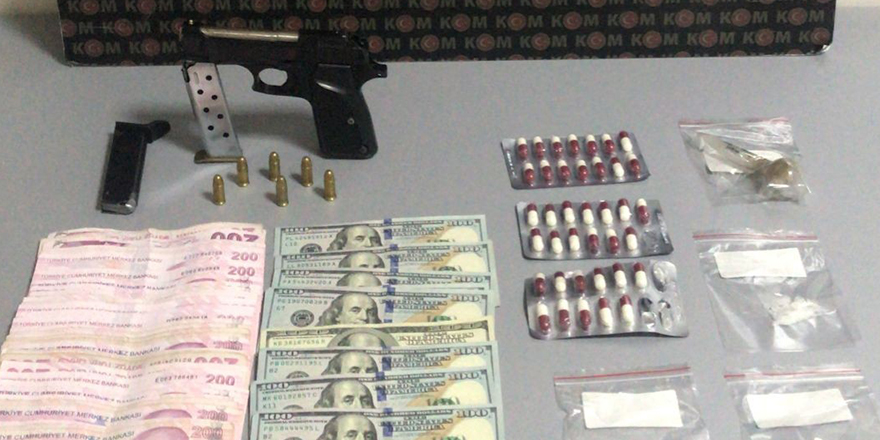 Suç örgütünün firari şüphelisi silah ve uyuşturucuyla yakalandı