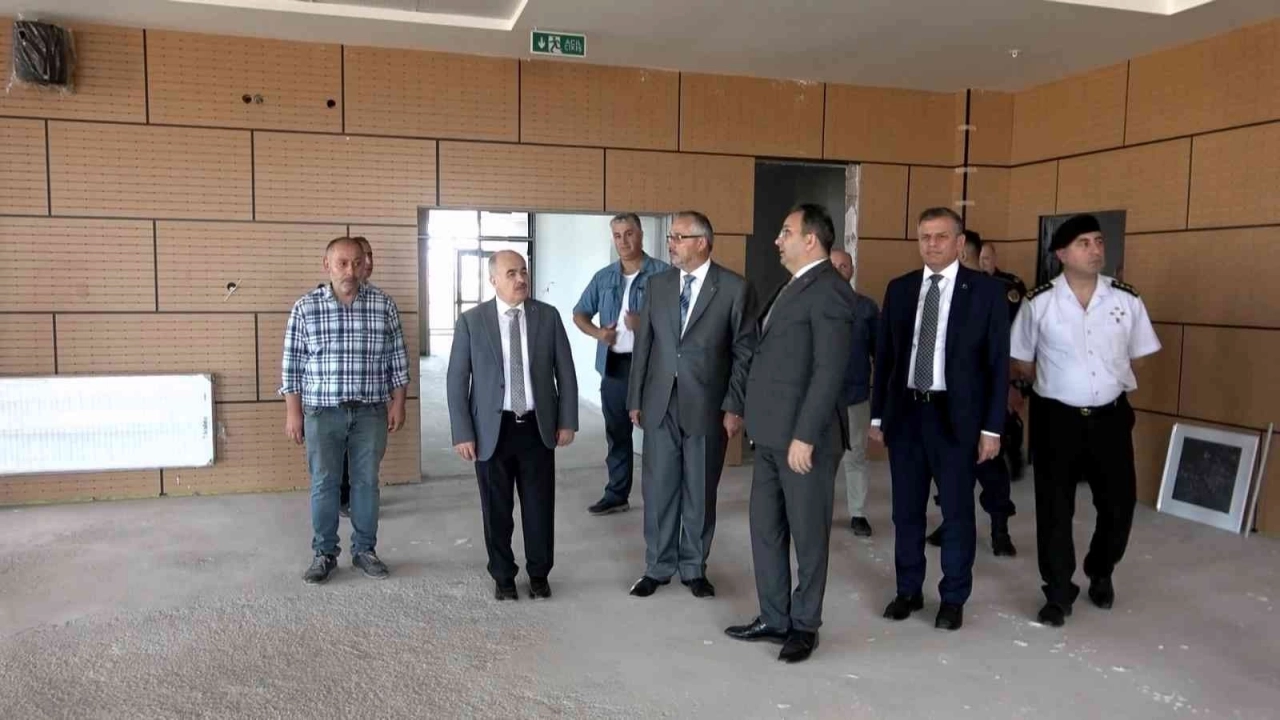 Vali Dağlı: “Bafra Hükümet Konağımızda sona yaklaştık”