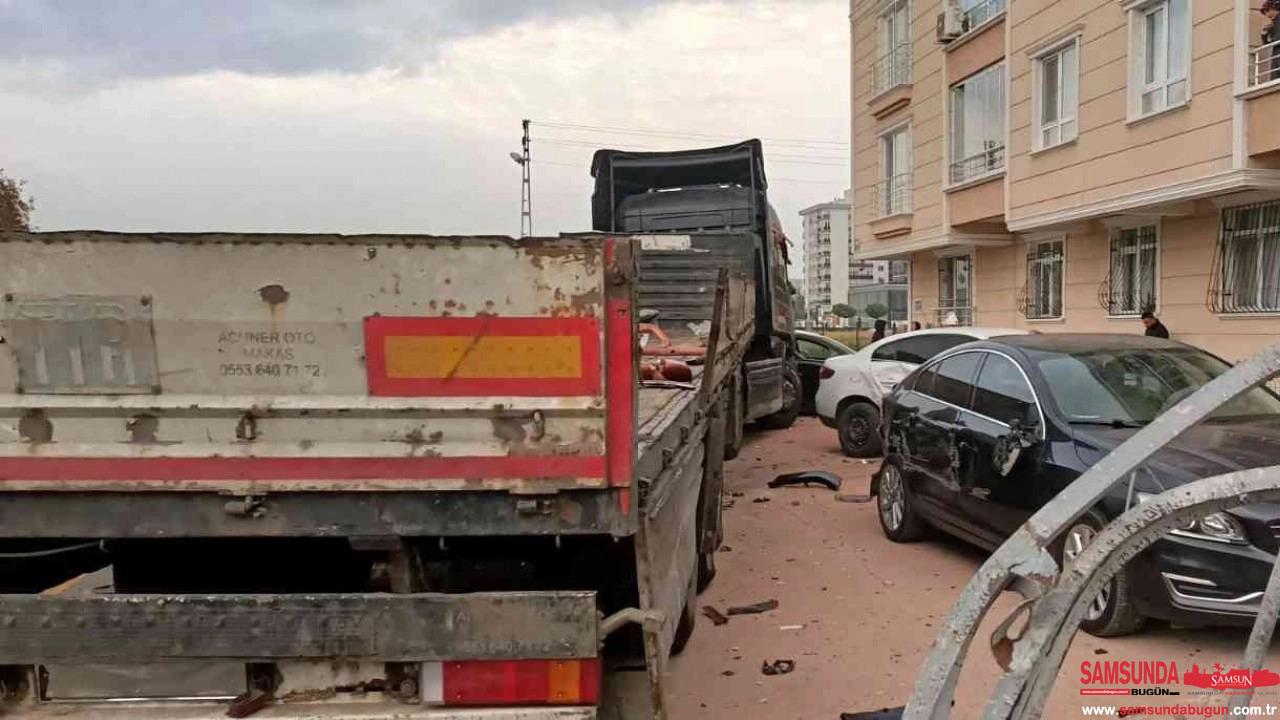 Kontrolden çıkan tır 8 aracı hurdaya döndürdü